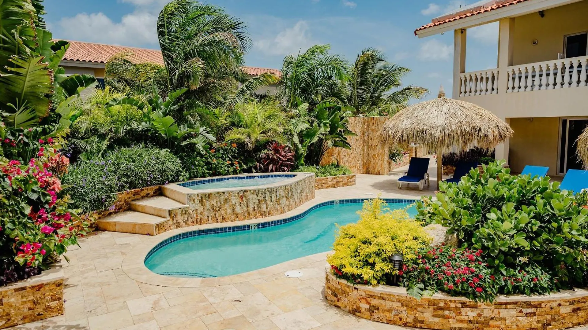 Gorgeous 2-Bedroom Apartment 2 Km From Eagle Beach Palm Beach Aruba